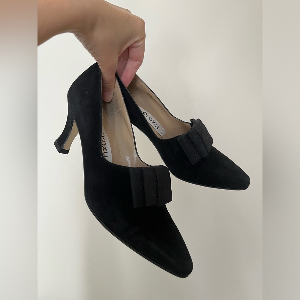 vintage Spanish suede kitten heels
